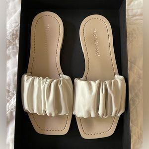 Freda Salvador Lyra Band Sandal in White, Size 7